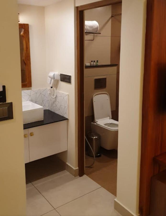 Casa Orchid Hotel Alappuzha Ngoại thất bức ảnh