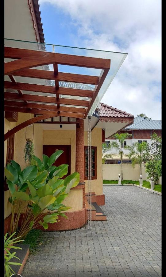 Casa Orchid Hotel Alappuzha Ngoại thất bức ảnh