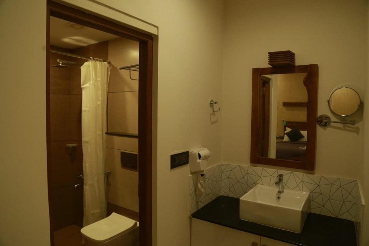 Casa Orchid Hotel Alappuzha Ngoại thất bức ảnh