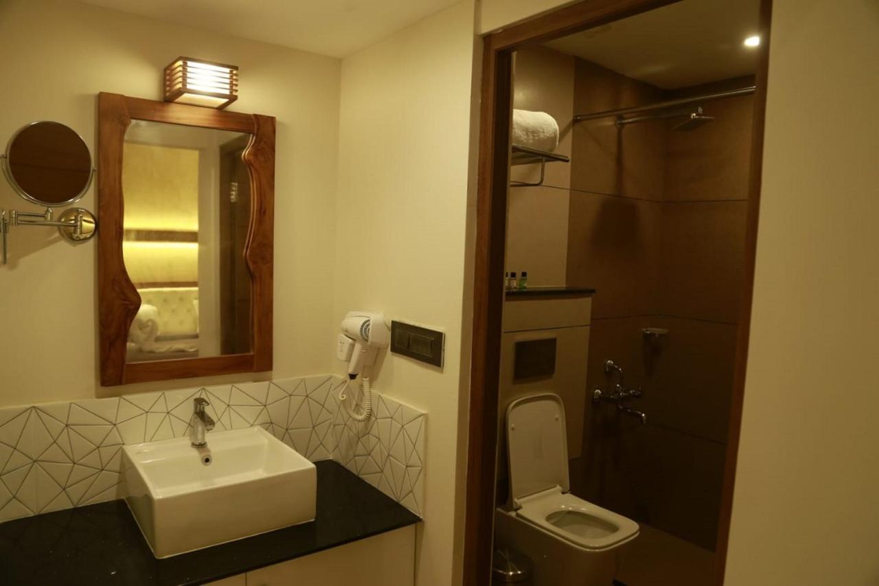 Casa Orchid Hotel Alappuzha Ngoại thất bức ảnh