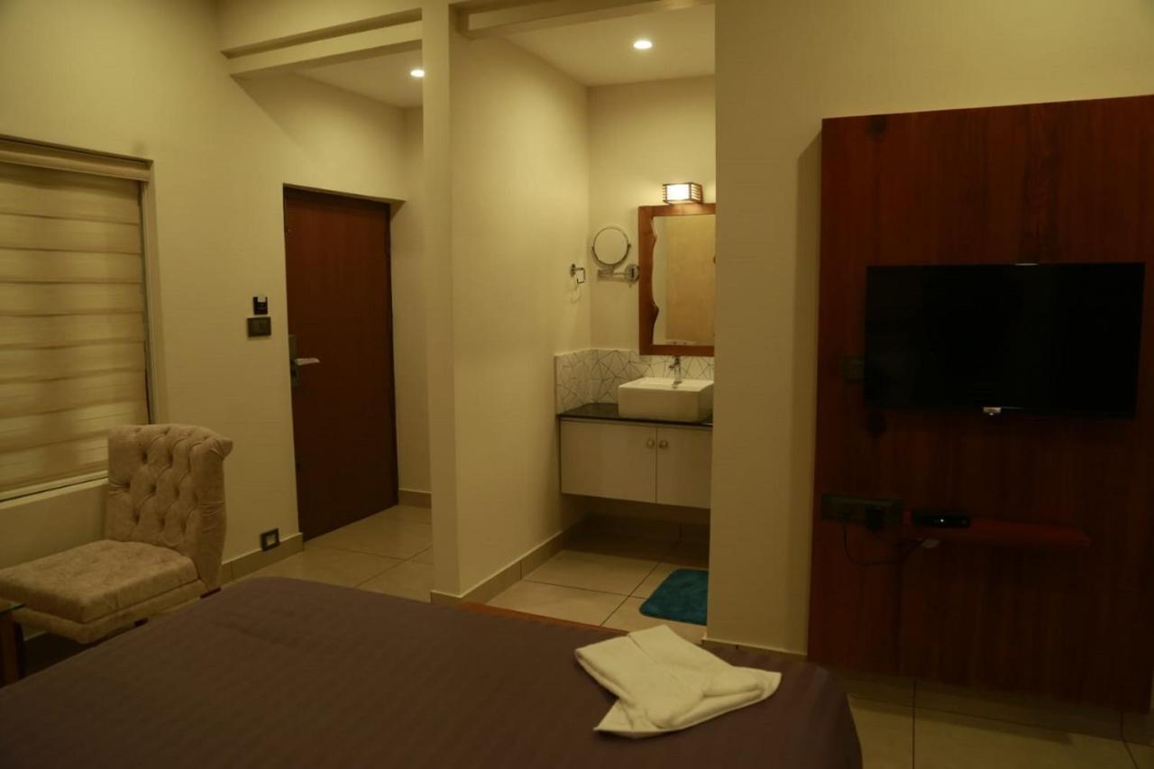 Casa Orchid Hotel Alappuzha Ngoại thất bức ảnh