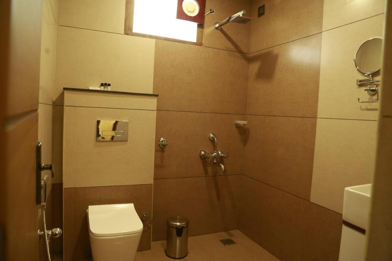 Casa Orchid Hotel Alappuzha Ngoại thất bức ảnh