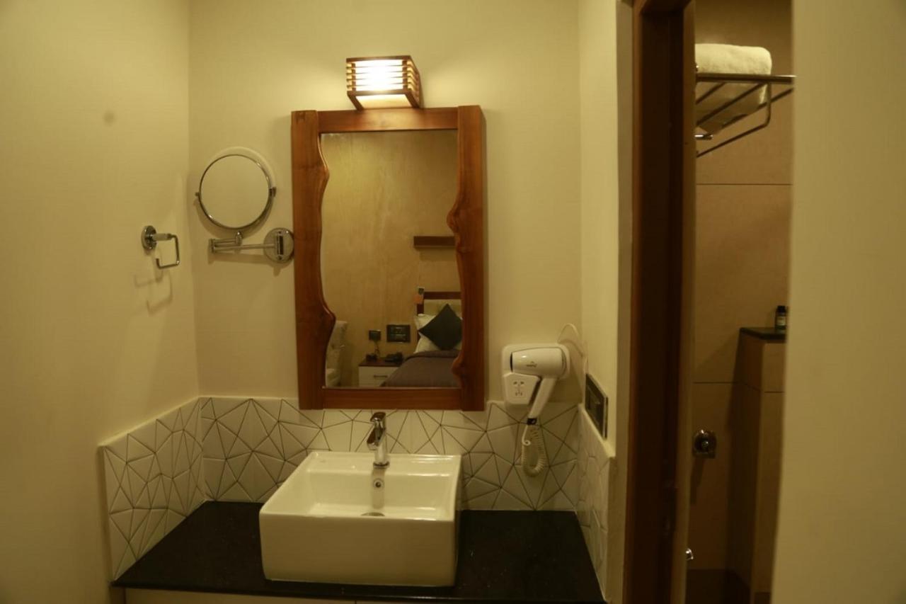 Casa Orchid Hotel Alappuzha Ngoại thất bức ảnh