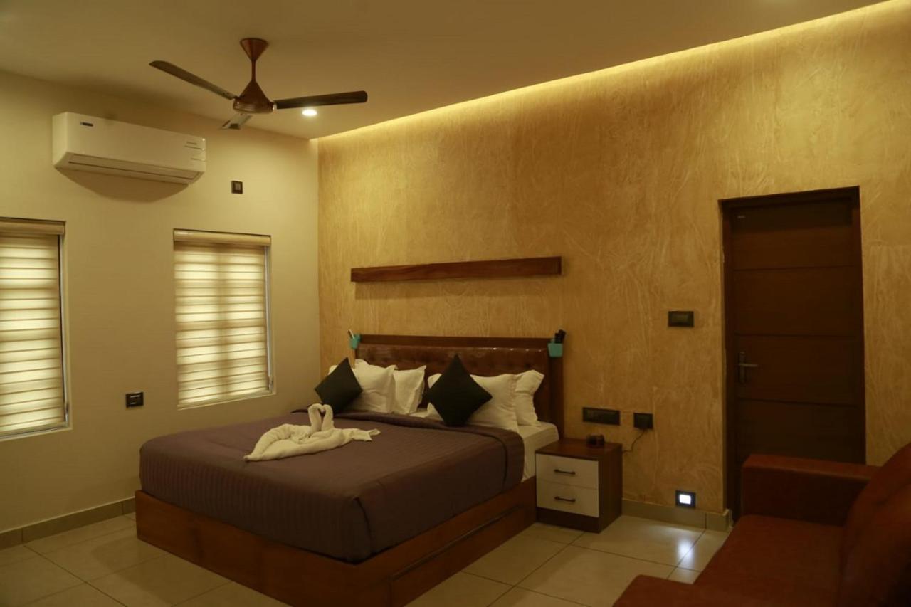 Casa Orchid Hotel Alappuzha Ngoại thất bức ảnh