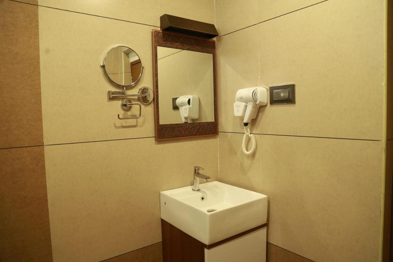 Casa Orchid Hotel Alappuzha Ngoại thất bức ảnh