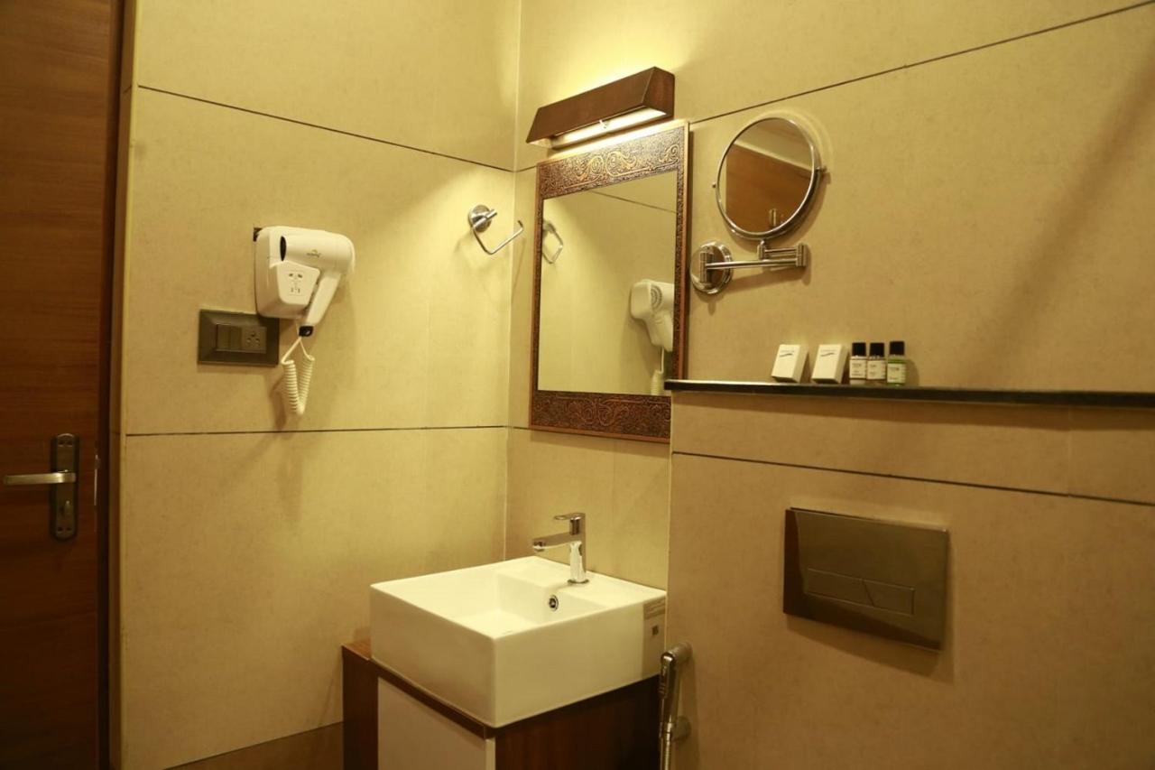 Casa Orchid Hotel Alappuzha Ngoại thất bức ảnh