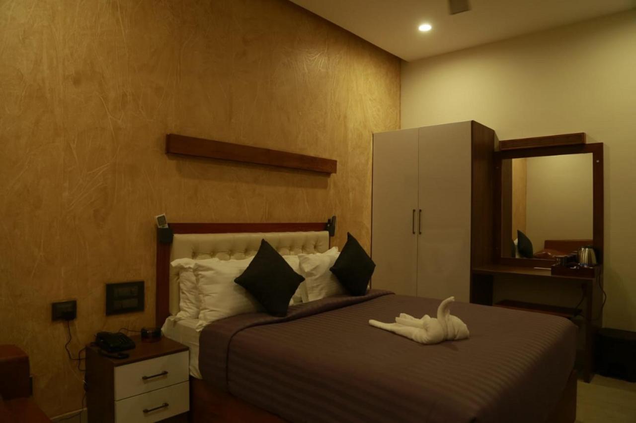 Casa Orchid Hotel Alappuzha Ngoại thất bức ảnh