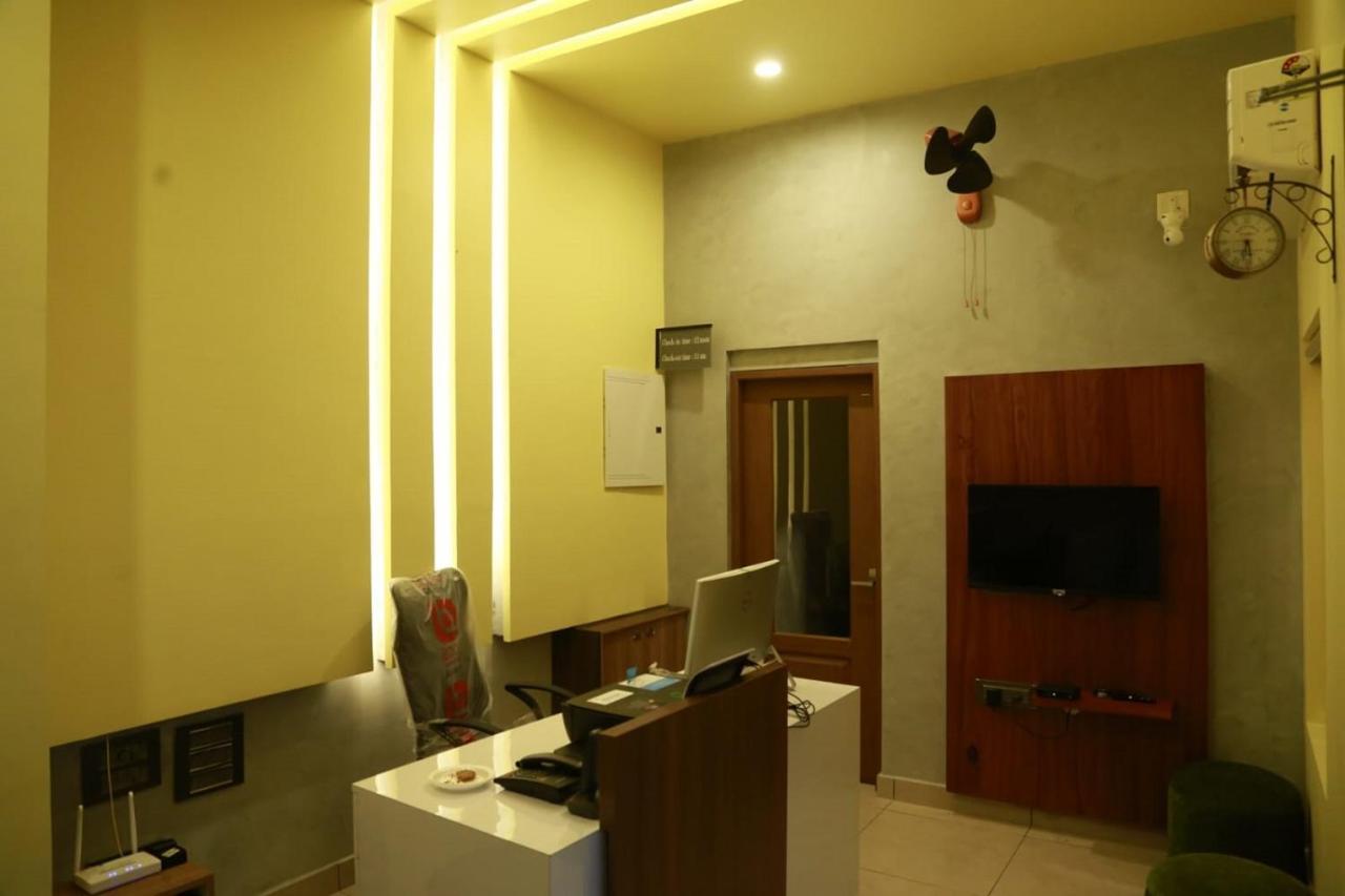 Casa Orchid Hotel Alappuzha Ngoại thất bức ảnh